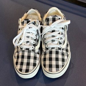 Vans black and white checker sneakers. Woman’s size 6.0